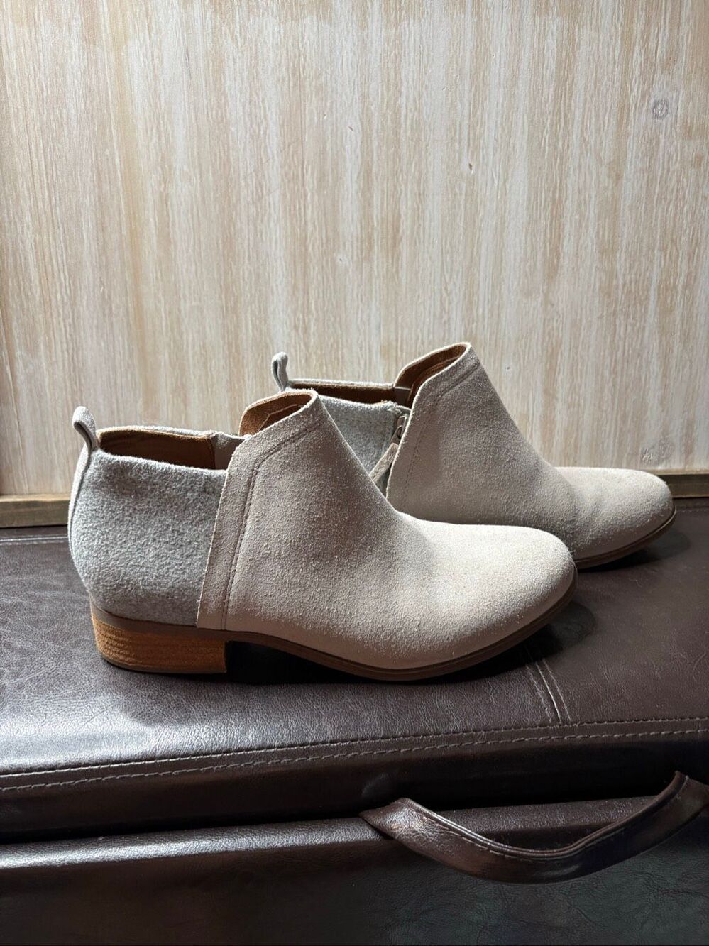 TOMS Women's Deia Suede Side Zipper Bootie Brown Desert Taupe Size 9